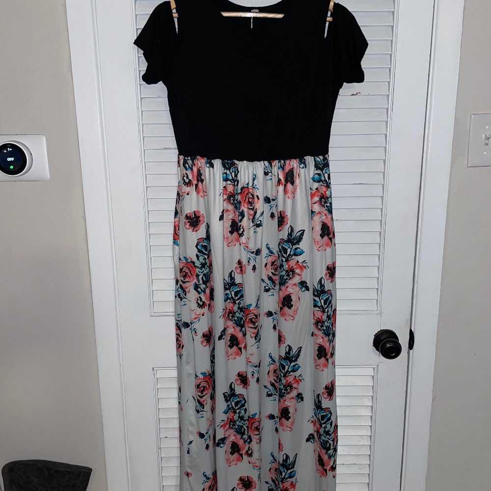 Cold shoulder maxi dress
